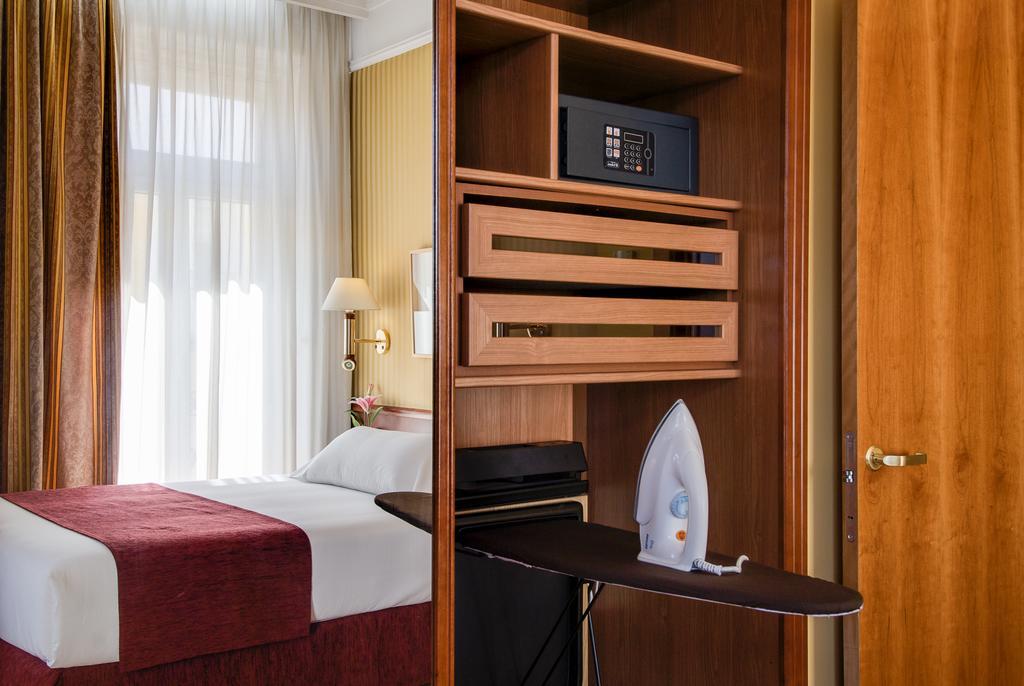 Готель Nh Collection Madrid Gran Via Екстер'єр фото