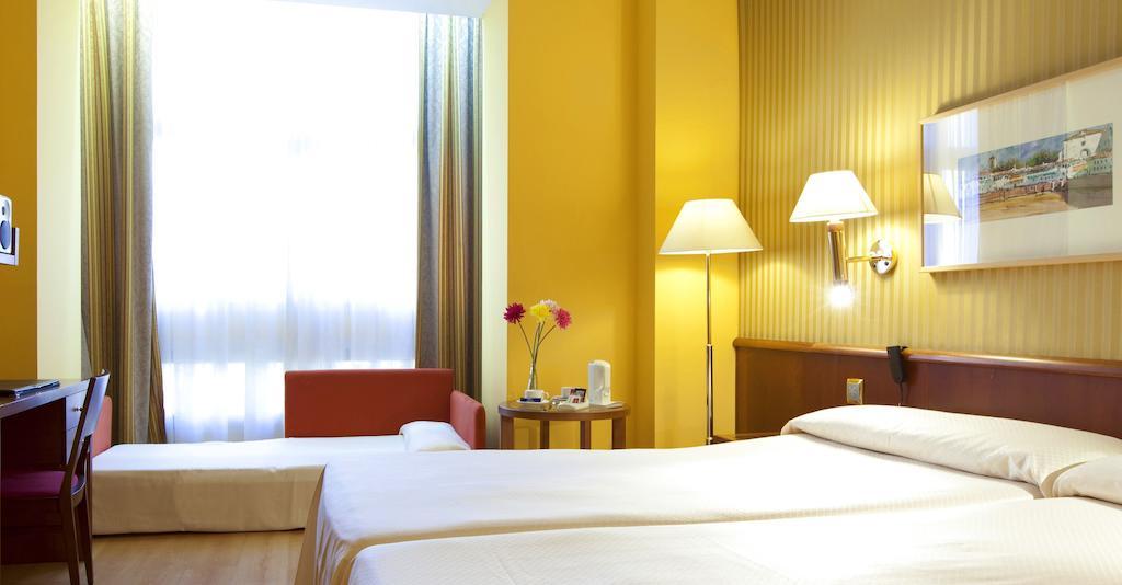 Готель Nh Collection Madrid Gran Via Екстер'єр фото